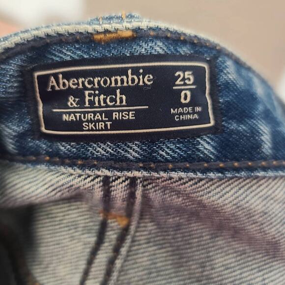 Abercrombie & Fitch Natural Rise Two Tone Raw Hem Denim Mini Skirt Size 0 - Picture 4 of 5